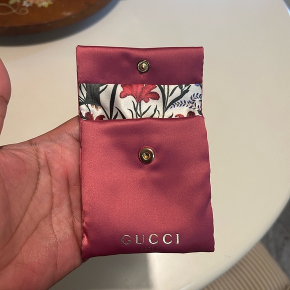 Gucci Floral Beauty Mirror - Gold and Pink - Picture 5 of 11